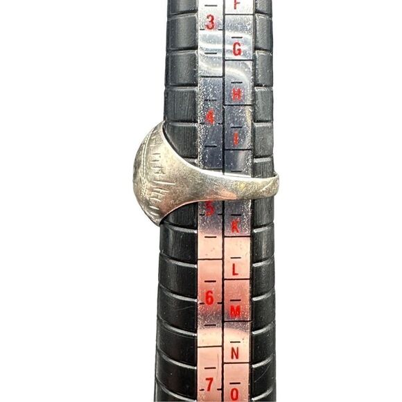 Sterling Silver 925 Dome Ring with Floral Etched Design - Picture 3 of 11